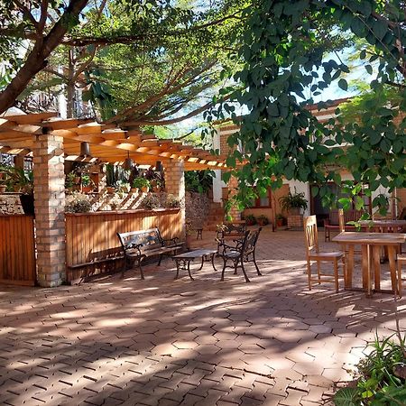 Island Continent Hotel Ivato  外观 照片