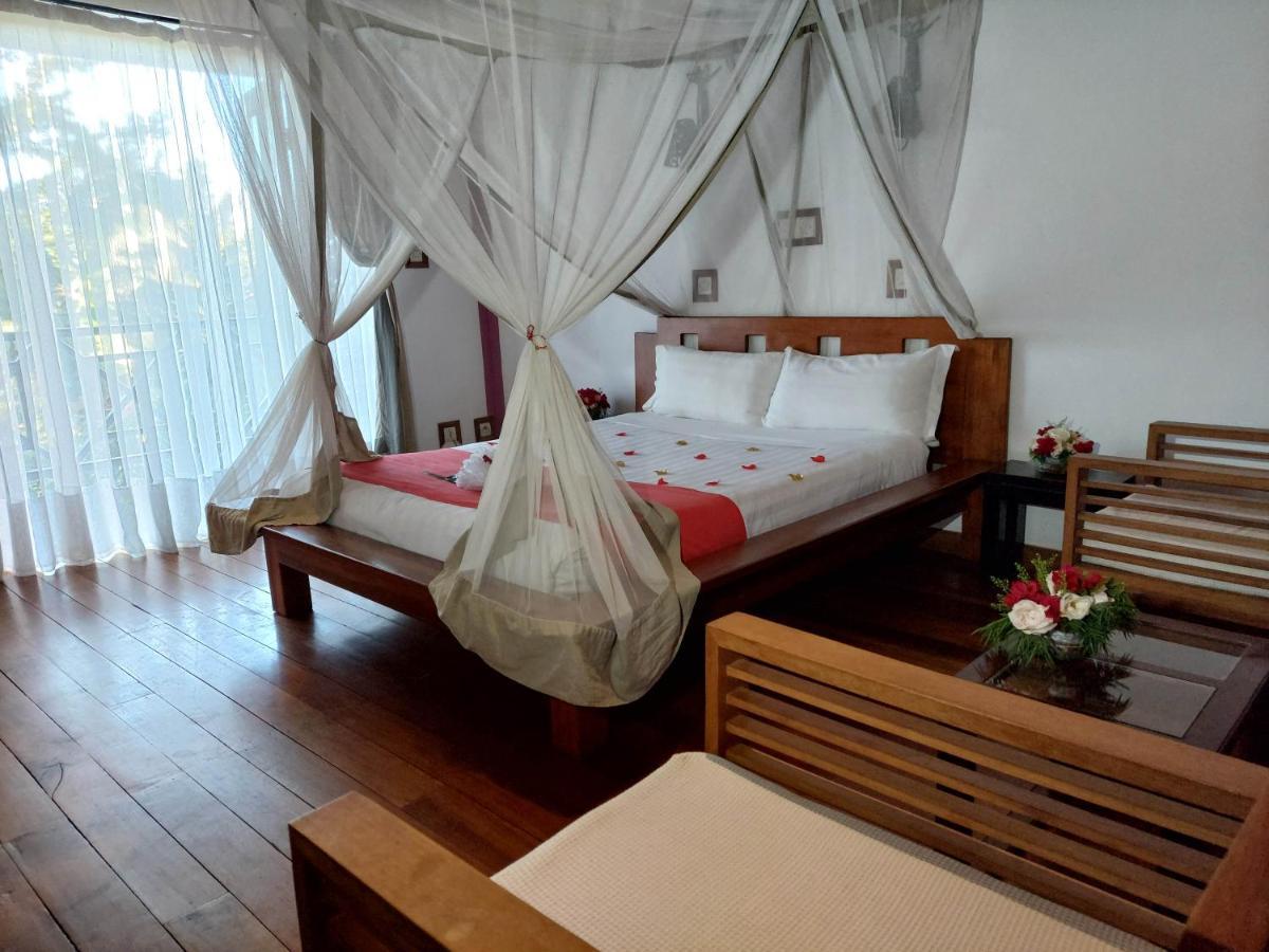 Island Continent Hotel Ivato  外观 照片