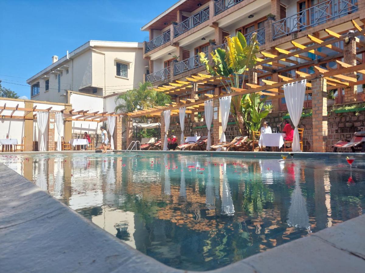 Island Continent Hotel Ivato  外观 照片