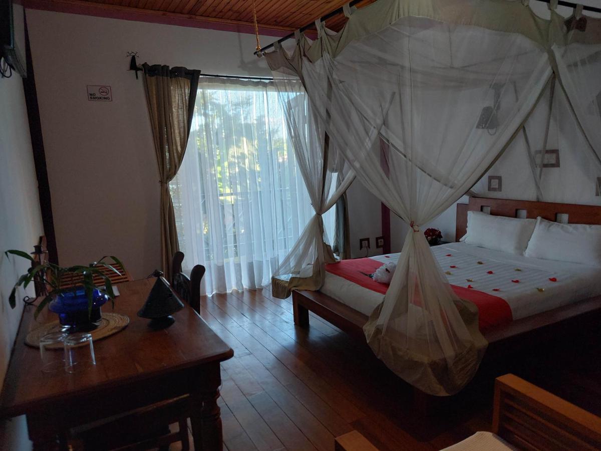 Island Continent Hotel Ivato  外观 照片