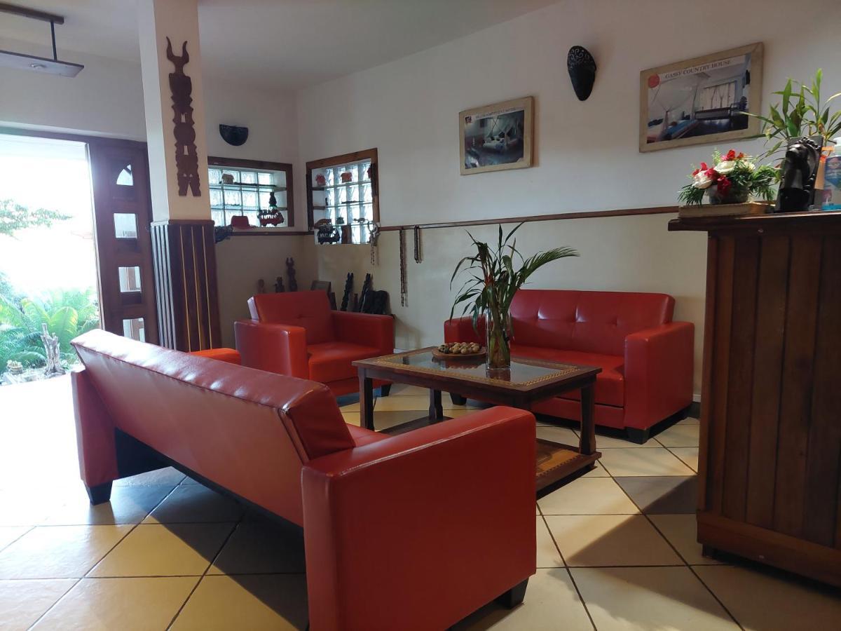 Island Continent Hotel Ivato  外观 照片