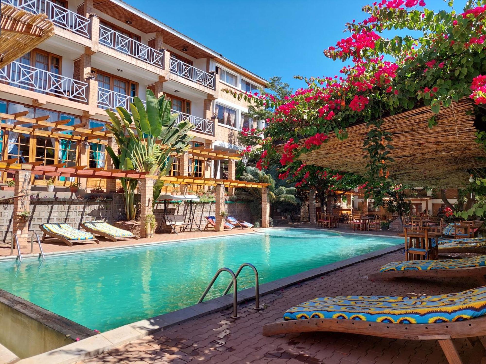 Island Continent Hotel Ivato  外观 照片