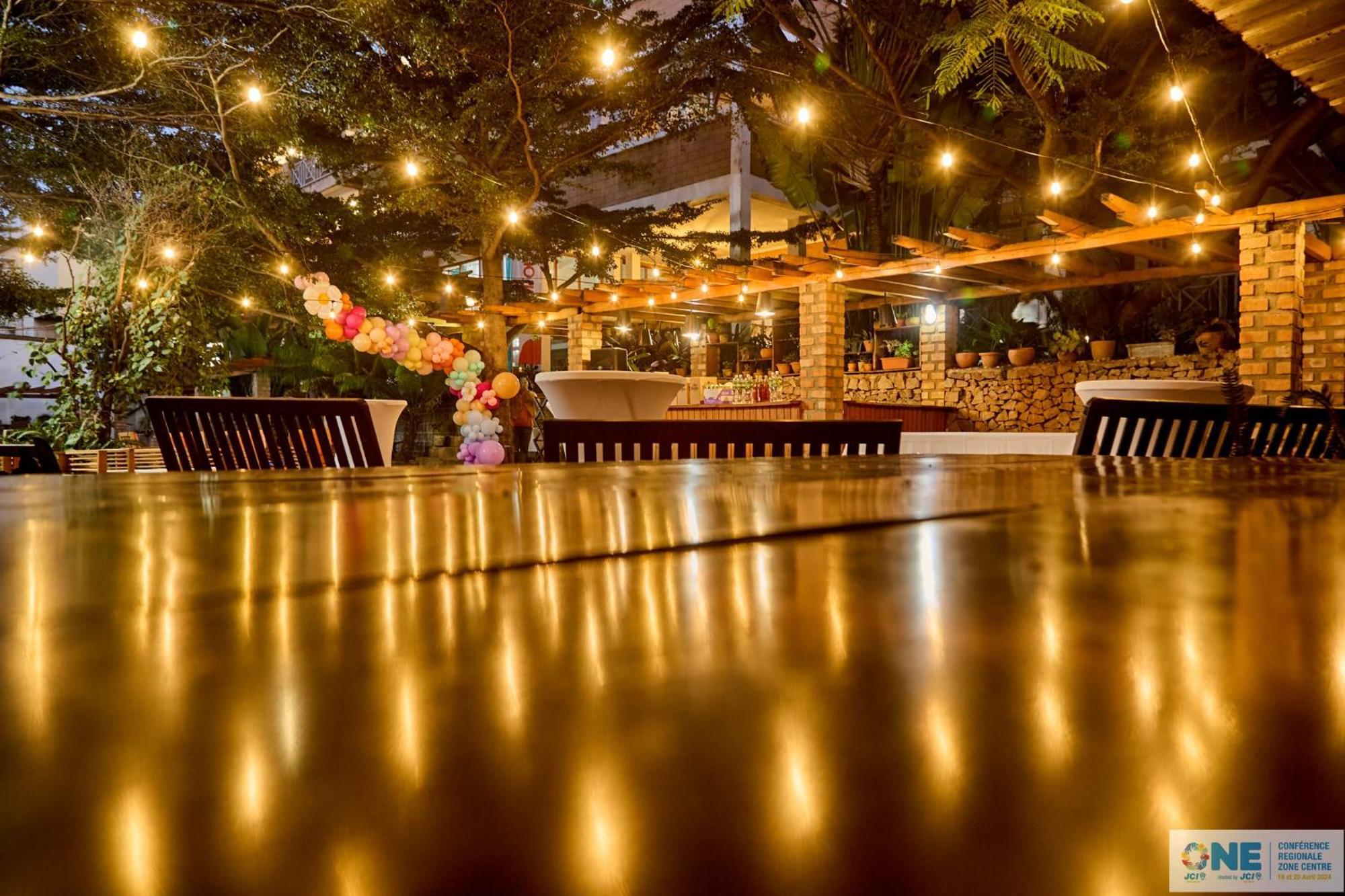Island Continent Hotel Ivato  外观 照片